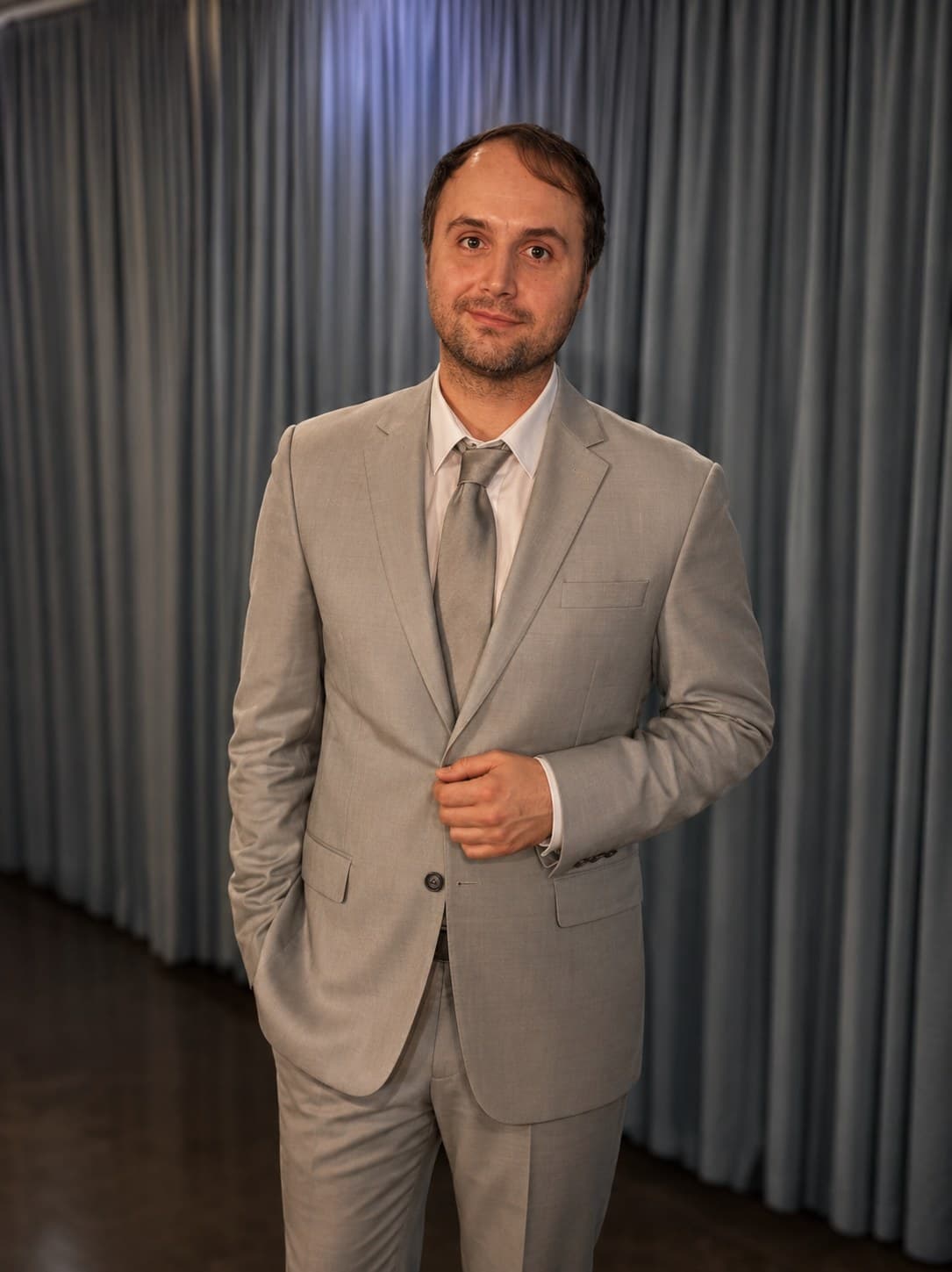 Nikolas, Superhost and licensed California Realtor